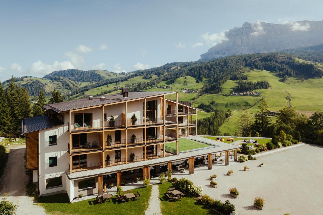 Hotel Lech Da Sompunt บาเดีย ภายนอก รูปภาพ