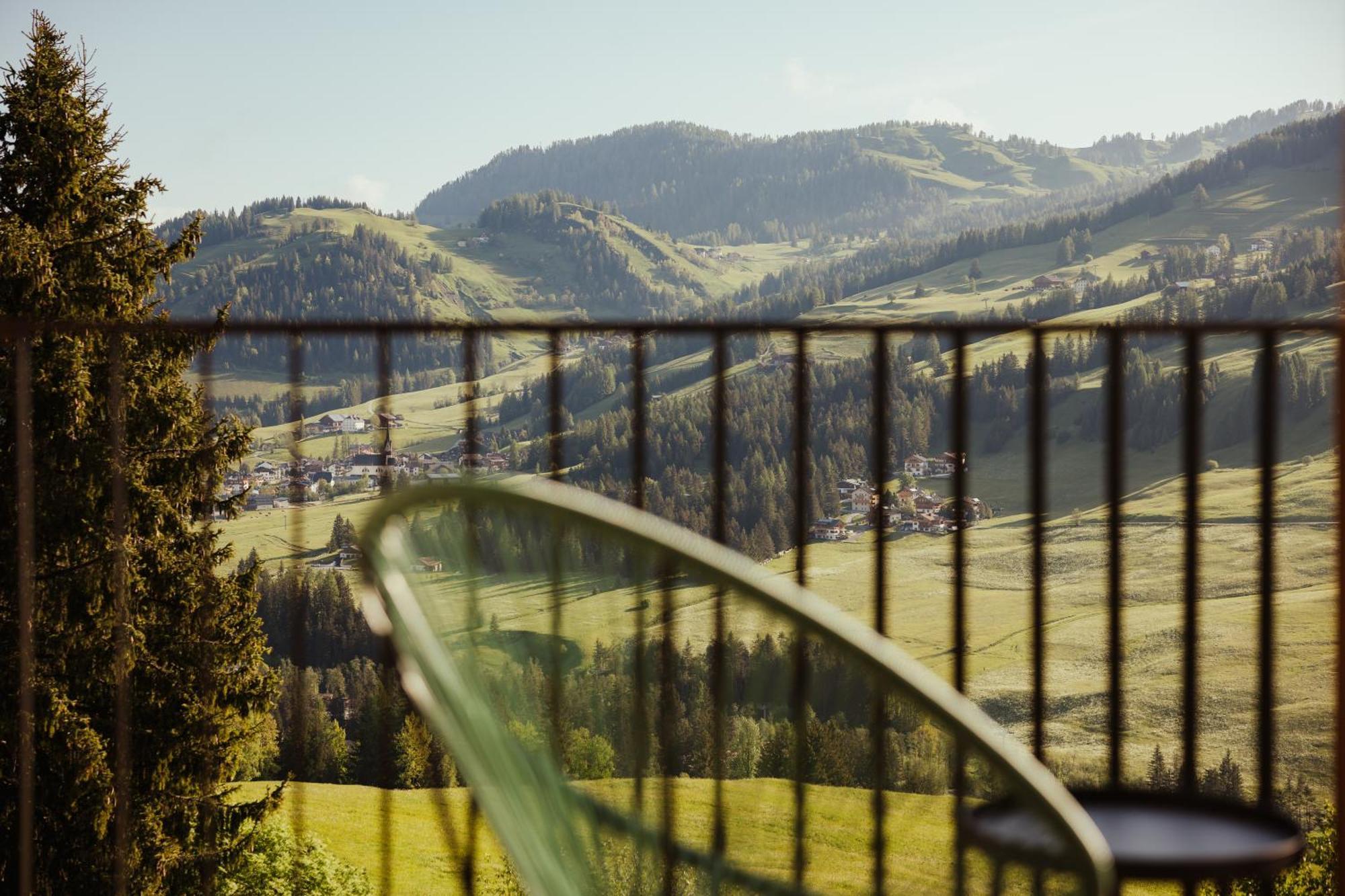 Hotel Lech Da Sompunt บาเดีย ภายนอก รูปภาพ