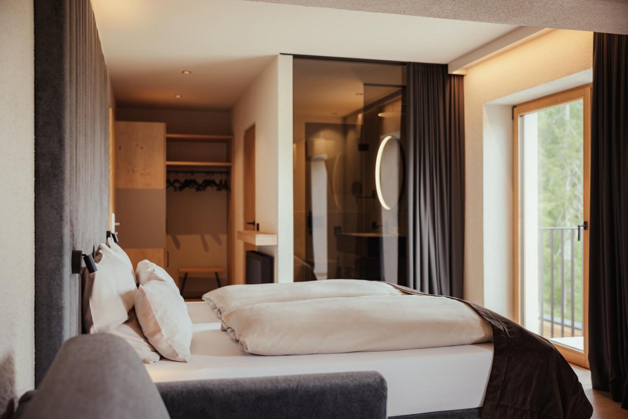 Hotel Lech Da Sompunt บาเดีย ภายนอก รูปภาพ